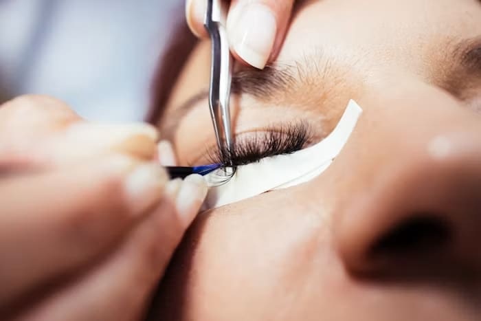 Glimmer Lashes — Private Beauty Concierge Dubai